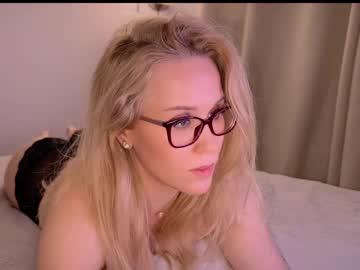 webcam girl myassistant image #6172320