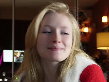 webcam girl bestblondiiecb image #6055263