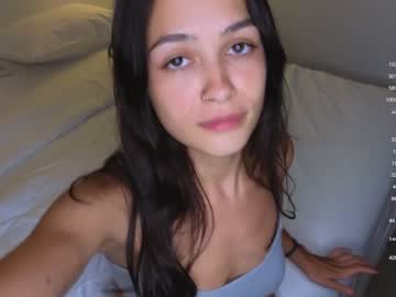 webcam girl a_p_p_l_e image #6635042