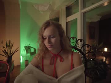 webcam girl chillwithkira image #786073