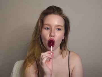 webcam girl moon_milking image #5765108