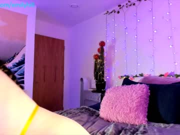 webcam girl littlee33 image #1387944