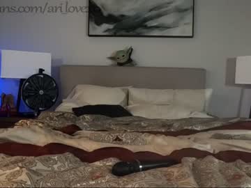 webcam couple ari_lovexo image #3470400