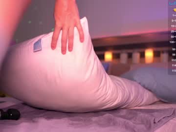webcam girl sweetkira555 image #3744293
