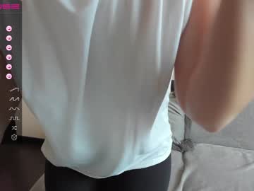 webcam girl emilymilf__ image #4689679