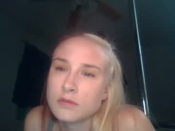 webcam girl lessclothesmorefunn image #2697184