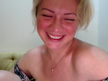 webcam girl kiradivine image #2113531