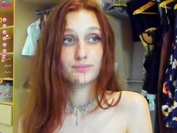 webcam girl foxystephanie1111 image #2503223