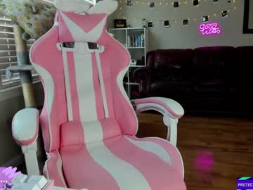webcam girl violetttflowers image #5573727