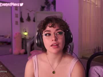 webcam girl evelynpiers image #2611793