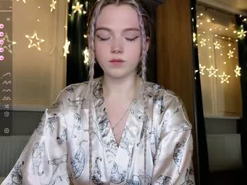 webcam girl small_blondee image #5884532