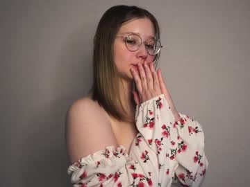 webcam girl moon_milking image #5757554