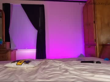 webcam couple ari_lovexo image #2229289