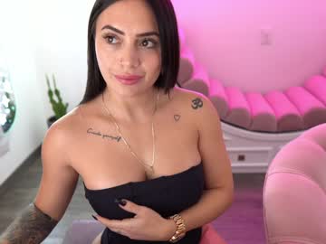 webcam girl ashlyeroberts1 image #1947010