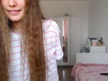 webcam girl ambertan1 image #2188860