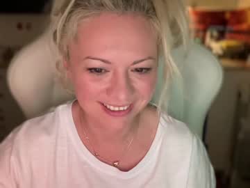 webcam girl kiradivine image #4040656