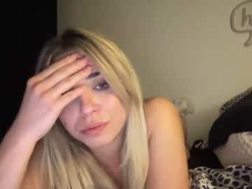 webcam girl lillymoon18 image #2953131