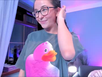 webcam girl littlee33 image #4913243