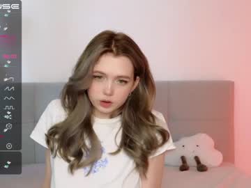 webcam girl small_blondee image #4523879