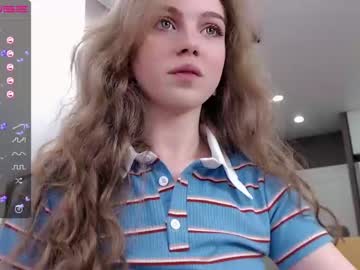 webcam girl small_blondee image #1843684