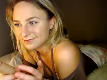 webcam girl candy_kitten69 image #3256510