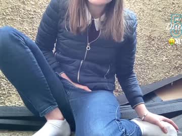 webcam girl eatmypie69 image #1400275