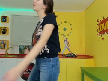 webcam girl carolineprise image #696312