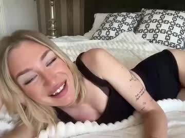 webcam girl funwithcharlotte image #5927222
