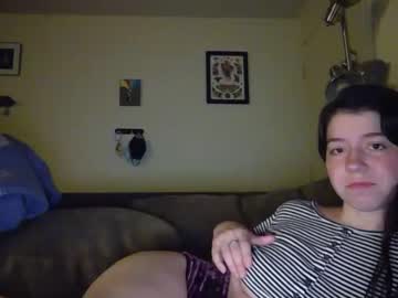 webcam girl babyrae1010 image #2419531