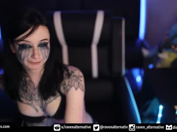 webcam girl raven_alternative image #5416276