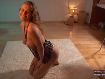 webcam girl chillwithkira image #3714628