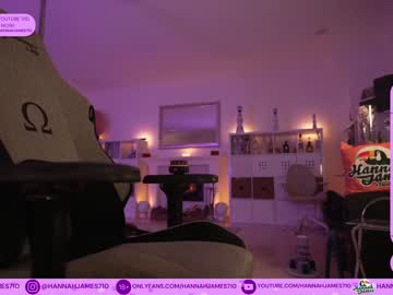 webcam girl hannahjames710 image #3828726