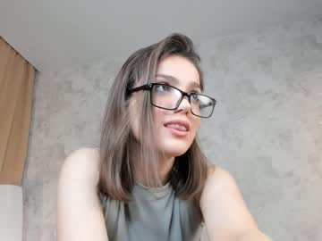 webcam girl emiliacourtney image #5611304