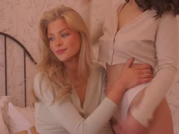 webcam girl _2strangers image #1159361