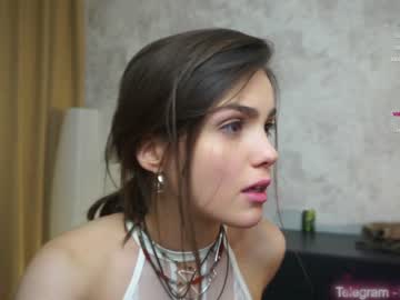 webcam girl emiliacourtney image #5688410