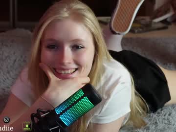 webcam girl bestblondiiecb image #6090383