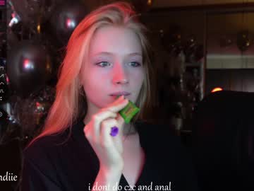 webcam girl bestblondiiecb image #3963975
