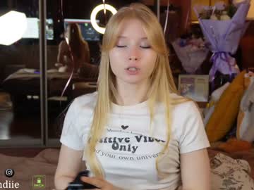 webcam girl bestblondiiecb image #6270076