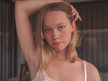 webcam girl bibi_it_is image #3616580