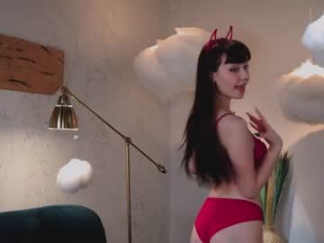 webcam girl ella_knockers_xl image #1542936