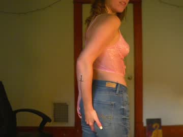 webcam girl crimsonxrapture image #2200229