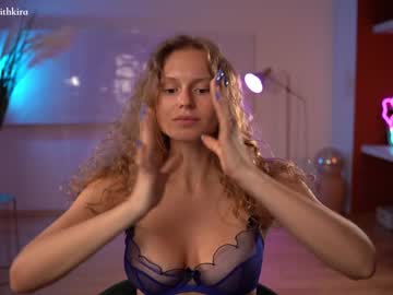 webcam girl chillwithkira image #4249479