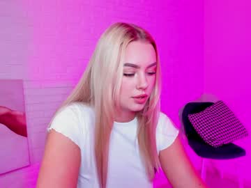 webcam girl 8a8y_nura image #976311