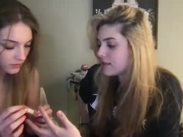 webcam couple snowxbunny1228 image #6472783