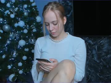 webcam girl milena_plays image #755664