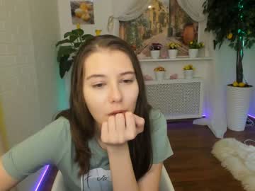 webcam girl carolineprise image #674279