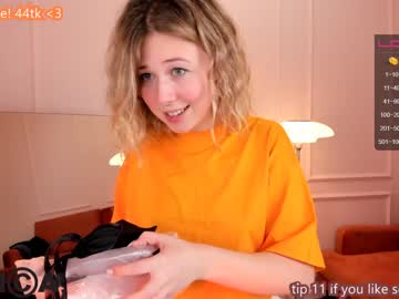 webcam girl lottie_shine image #3562715