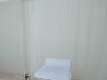 webcam girl ingridblondy94 image #2339374