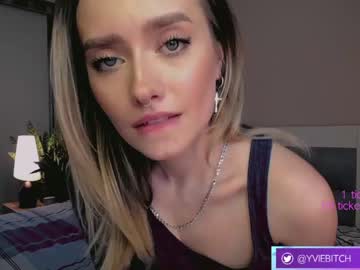 webcam girl _yvie_ image #3544838