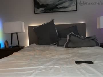 webcam couple ari_lovexo image #2200718